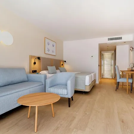 Costas Hotel 4*