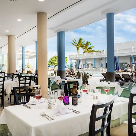 Costas Отель 4*