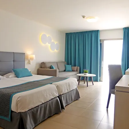 فندق لاس كوستاس 4*