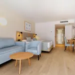 Costas Hotel 4*