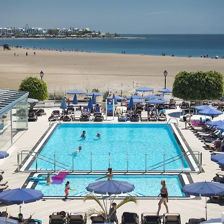 لاس كوستاس 4*