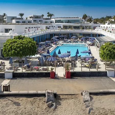 لاس كوستاس 4*