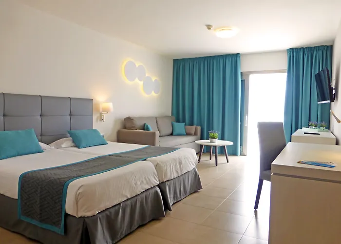 Ξενοδοχείο Costas 4*