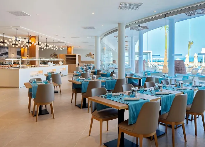 فندق لاس كوستاس 4*