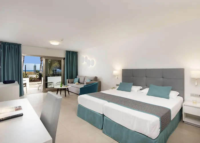 لاس كوستاس 4*