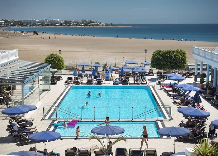 لاس كوستاس 4*