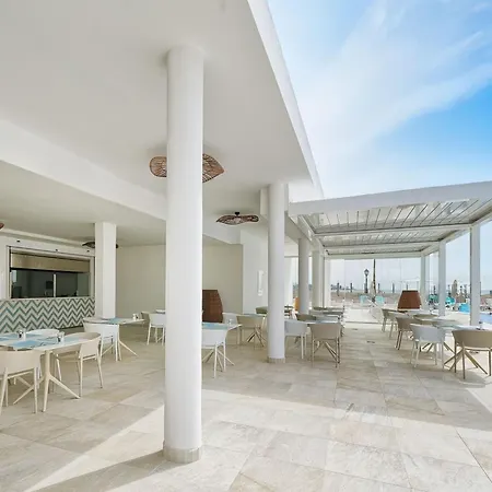 Otel Costas